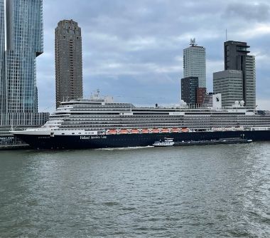 Gloednieuw schip Rotterdam vanuit Nederland naar Noorwegen