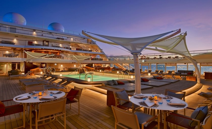 Pooldek op cruiseschip Seabourn Encore