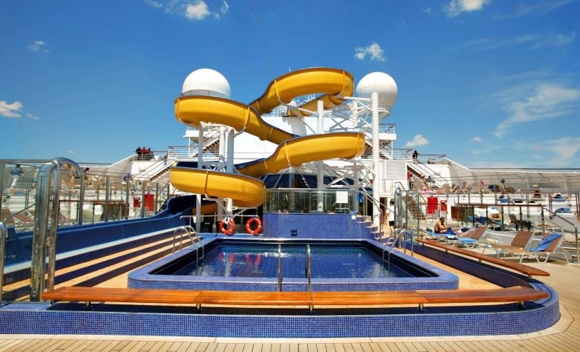 Costa Fortuna glijbanen