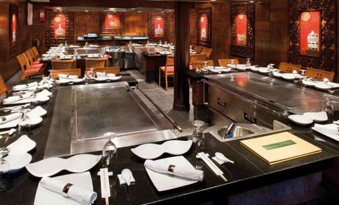 Teppanyaki restaurant op de Norwegian Gem van NCL