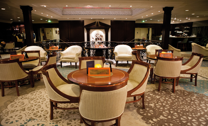 De Mosaic Lounge op de Azamara Quest van Azamara club cruises
