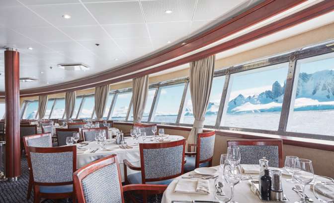 Restaurant aan boord van Silversea Explorer 