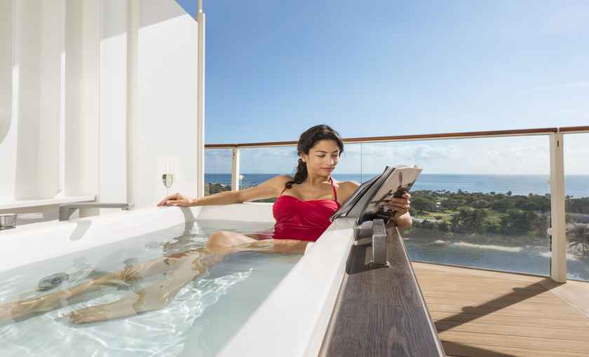 Jacuzzi penthouse suite Celebrity Silhouette