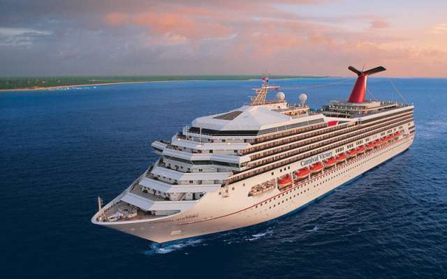 Cruiseschip Carnival Victory op zee
