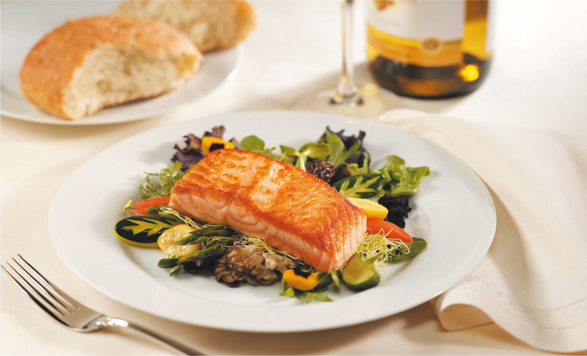 Een stukje zalm op de Diamond Princess van Princess Cruises